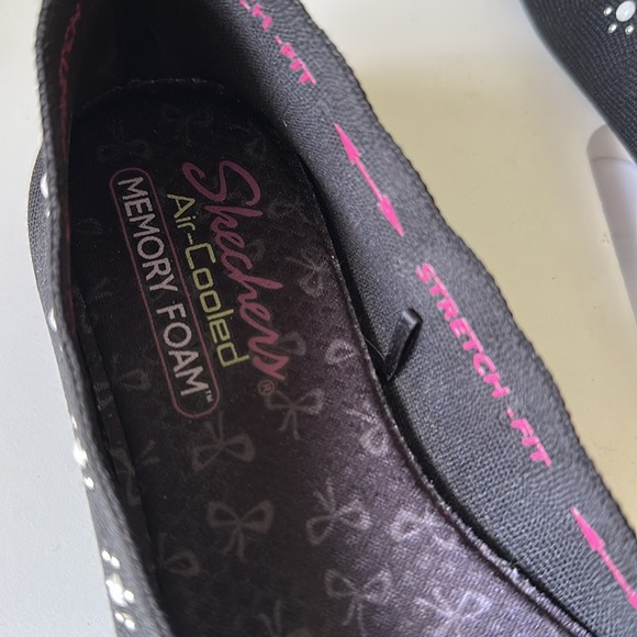 Skechers Stretch Fit Air Cooled Memory Foam Cleo Flat Black Dressy Floral Beaded - Picture 10 of 13